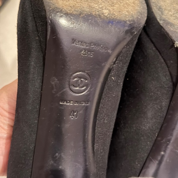 Chanel black heels - Picture 3 of 3